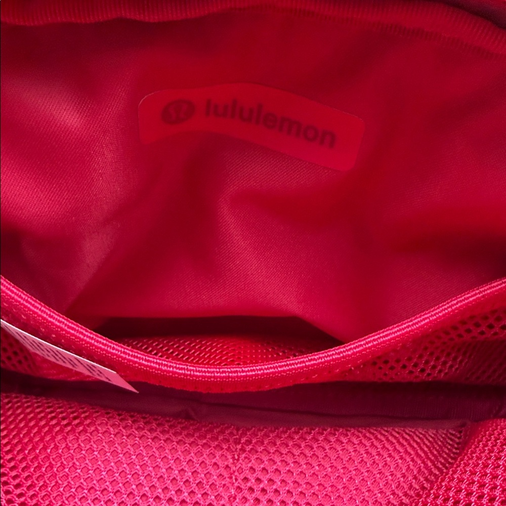 Lululemon Athletica everywhere belt bag- NEW - Picture 8 of 9